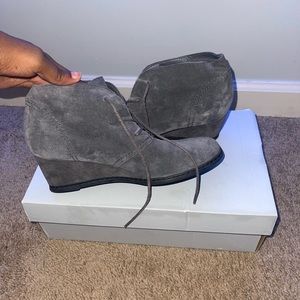 WORN GREY MICHAEL SHANNON PUMPS